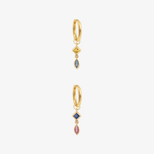 Charger l'image dans la visionneuse de la galerie, Mini boucle d'oreilles piercing charm Or 18 carats Sophie d'Agon face