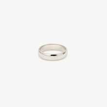 Load image into Gallery viewer, Alliance Miniflower Love 2, or blanc 18 carats, diamants blancs dos