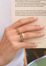 Load image into Gallery viewer, Ginger Emeraude Rubis saphir Rose Or 18 carats Sophie d'Agon portée 2