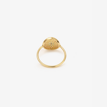Load image into Gallery viewer, Bague Yellowstone 1 cognac, or jaune, émeraudes, saphirs cognac, jaunes et bleus, doçs