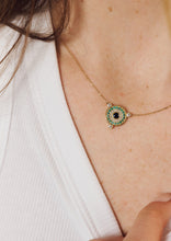 Charger l'image dans la visionneuse de la galerie, Collier Yellowstone 2 Anis, or 18K, émeraudes, diamants blancs, saphir bleu marine, face