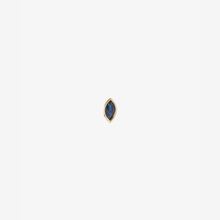 Load image into Gallery viewer, Sophie d'Agon , Puce d'oreilles Georgia 1 Bleue , or recyclé , or jaune 18K , saphir bleu , face