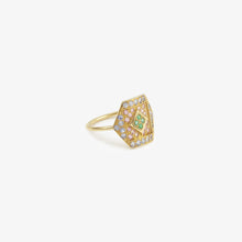 Load image into Gallery viewer, Bague Paloma 1 rose or jaune, émeraudes, saphirs bleus et roses profil