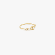 Load image into Gallery viewer, Gaia bague 5 diamant, or jaune et diamants blancs, face
