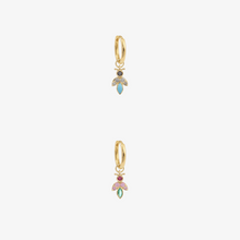 Load image into Gallery viewer, mini boucles d'oreilles luciole en or jaune 18 carats face
