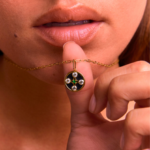 Load image into Gallery viewer, Sophie d'Agon, Selene collier or jaune 18 carats, onyx, diamants blancs, émeraude, porté
