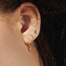 Load image into Gallery viewer, Mini boucle d'oreilles piercing charm Or 18 carats Sophie d'Agon porté
