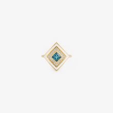 Load image into Gallery viewer, Ginger Bague 4 Océan, Sophie d'Agon, émail blanc, diamants salt and pepper, tourmaline, or jaune 18 carats recyclé, face
