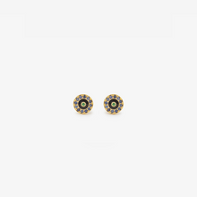 Charger l'image dans la visionneuse de la galerie, Luna Puces d'oreilles 1 Vertes en or 18k avec émeraudes et saphirs bleus face
