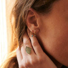 Load image into Gallery viewer, Mini boucle d'oreilles piercing turquoise saphir bleu foncé Or 18 carats Sophie d'Agon
