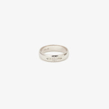 Load image into Gallery viewer, Alliance Miniflower Love 2, or blanc 18 carats, diamants blancs face
