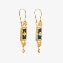 Load image into Gallery viewer, Boucles d'oreilles Ava or jaune, émail noir, diamants noirs et champagne, saphirs jaunes profil
