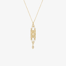 Charger l'image dans la visionneuse de la galerie, Ava collier 1 diamant, or jaune et diamants blancs, face
