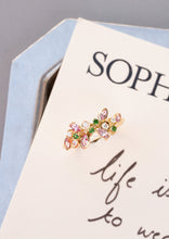 Charger l'image dans la visionneuse de la galerie, Camélia Bague 1 Pivoine, tsavorites, saphirs roses, diamants blancs, nature morte 1
