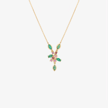 Load image into Gallery viewer, Collier Camélia 1 or jaune, émeraudes, saphirs roses et rubis face.
