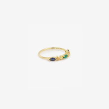 Load image into Gallery viewer, Bague Gaia 3 Verte avec saphir bleu, cognac, jaune et émeraude profil
