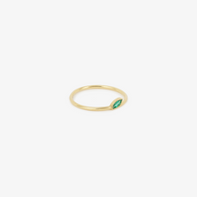 Load image into Gallery viewer, Bague Georgia 1 Verte en or jaune avec émeraude profil
