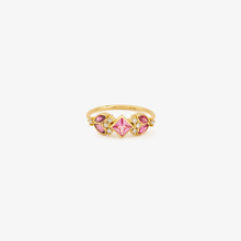 Load image into Gallery viewer, Sophie dAgon Bague Nymphéa 3 Rose, or jaune recyclé , saphir rose, diamants
