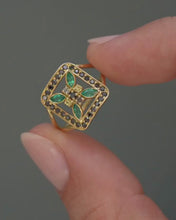 Load and play video in Gallery viewer, Rita Ring 4–Green
