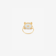 Load image into Gallery viewer, Sophie d'Agon, bague en or jaune 18 carats, Selene, nacre, diamants bruns, diamants blancs, dos
