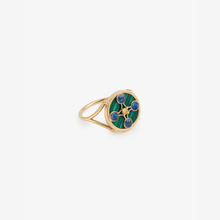 Charger l'image dans la visionneuse de la galerie, Sophie d'Agon, Selene bague en or jaune 18 carats, malachite, saphirs bleu, saphirs jaunes, profil
