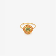 Load image into Gallery viewer, Bague Yellowstone 1 cognac, or jaune, émeraudes, saphirs cognac, jaunes et bleus, face
