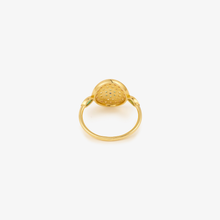 Load image into Gallery viewer, Bague Yellowstone 2 cognac or jaune, émeraudes, saphirs cognac, jaunes et bleus dos
