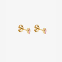 Load image into Gallery viewer, Sophie d'Agon , Puce d'oreilles Georgia 1 Rose  , or recyclé , or jaune 18K , saphir rose , profil
