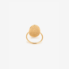 Load image into Gallery viewer, Bague en or saphir bleu, diamant salt &amp; pepper, saphir tilleul Sophie d'Agon dos
