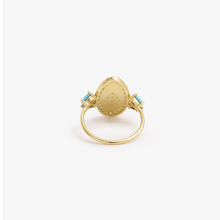 Load image into Gallery viewer, Bague Athéna 2 turquoise or jaune, émail, saphirs, émeraudes et turquoises dos
