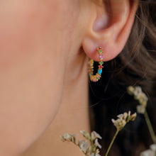 Load image into Gallery viewer, Gaia créoles 1 Turquoise en or 18 carats, turquoise, émeraudes, rubis porté
